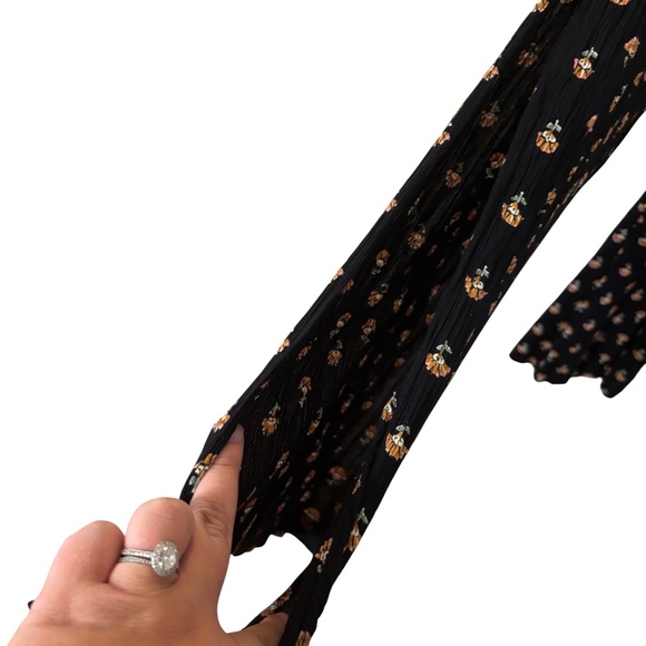 Billabong Black Floral Wide-Leg Split Pants Size Large Floral pattern - Picture 5 of 13